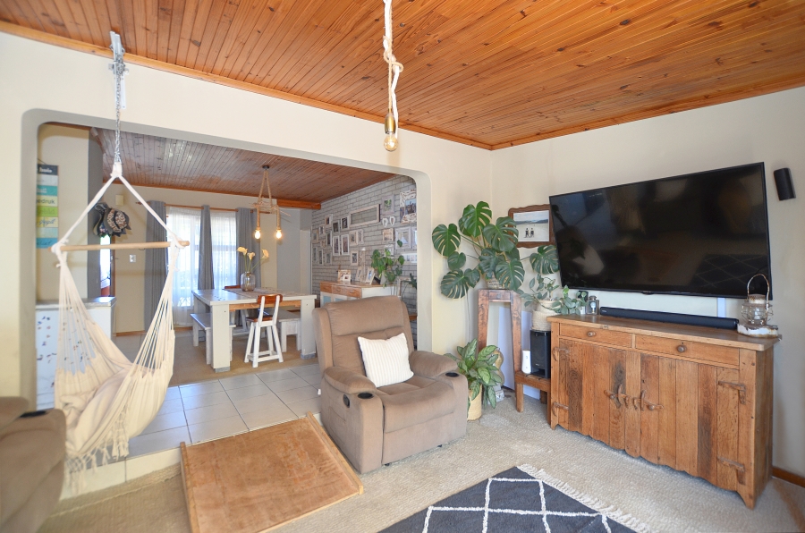 4 Bedroom Property for Sale in Yzerfontein Western Cape